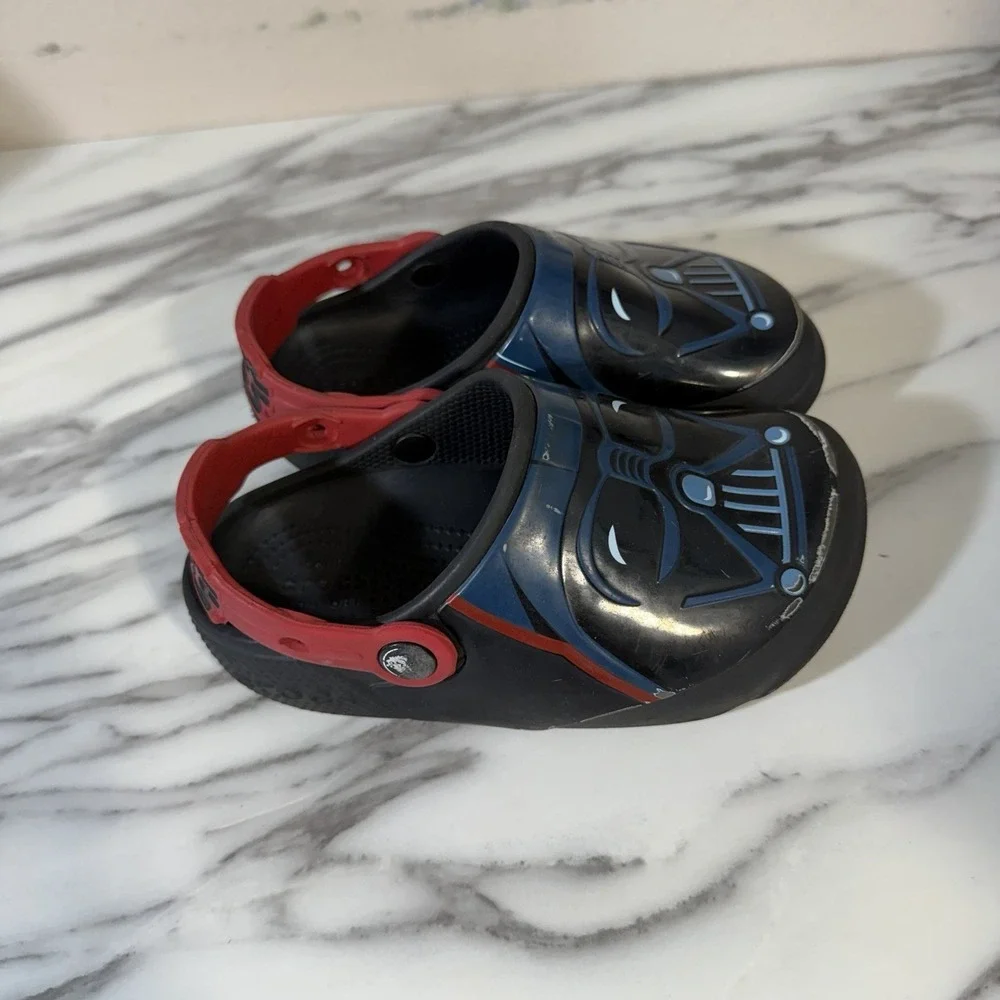 Classic CROCS Star Wars Darth‎ Vader Toddler Sz 11 Black Red Slip on Summer Boys
